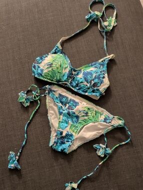 La Vie En Rose Blue & Green Floral Bikini Set